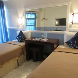 オイスター プラザ Paranaque City